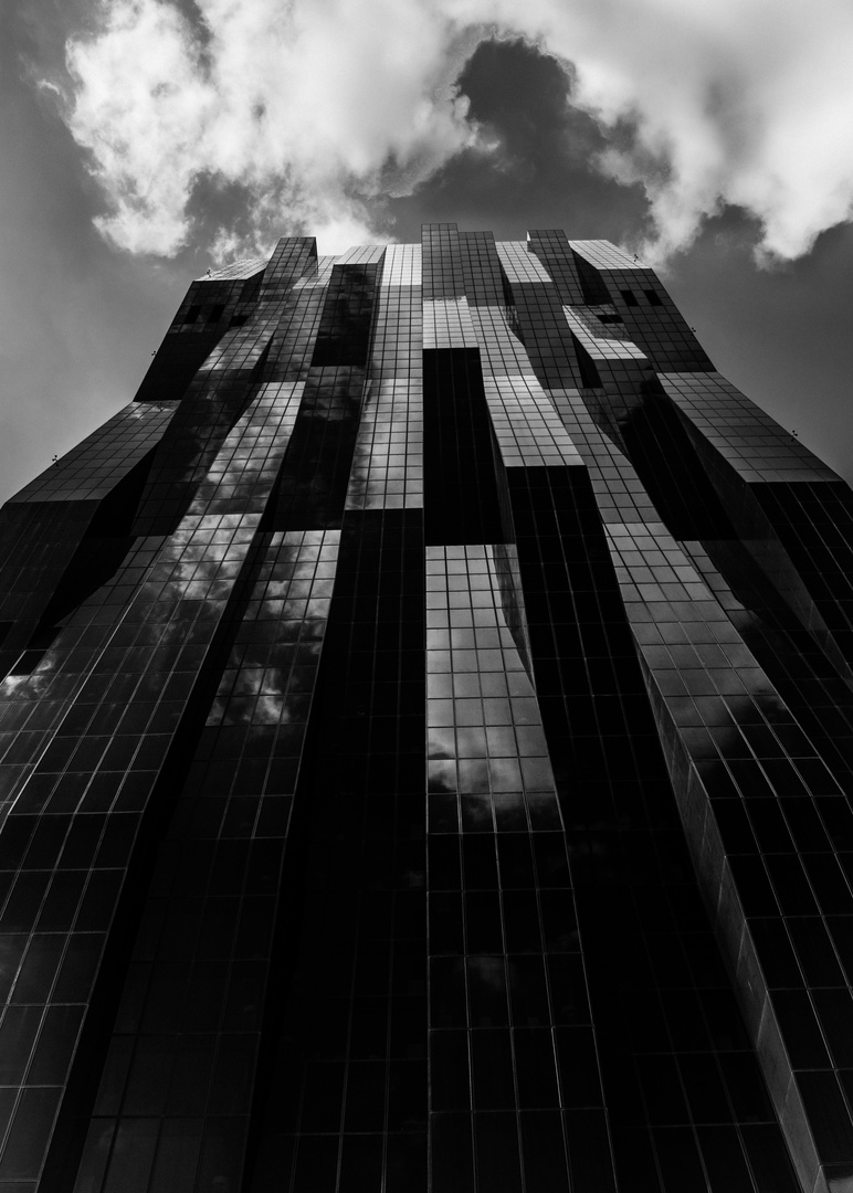 DC- Tower in Wien abstrakt