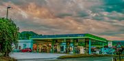 Morgenstimmung an der Tankstelle von Werner Lückl Photo