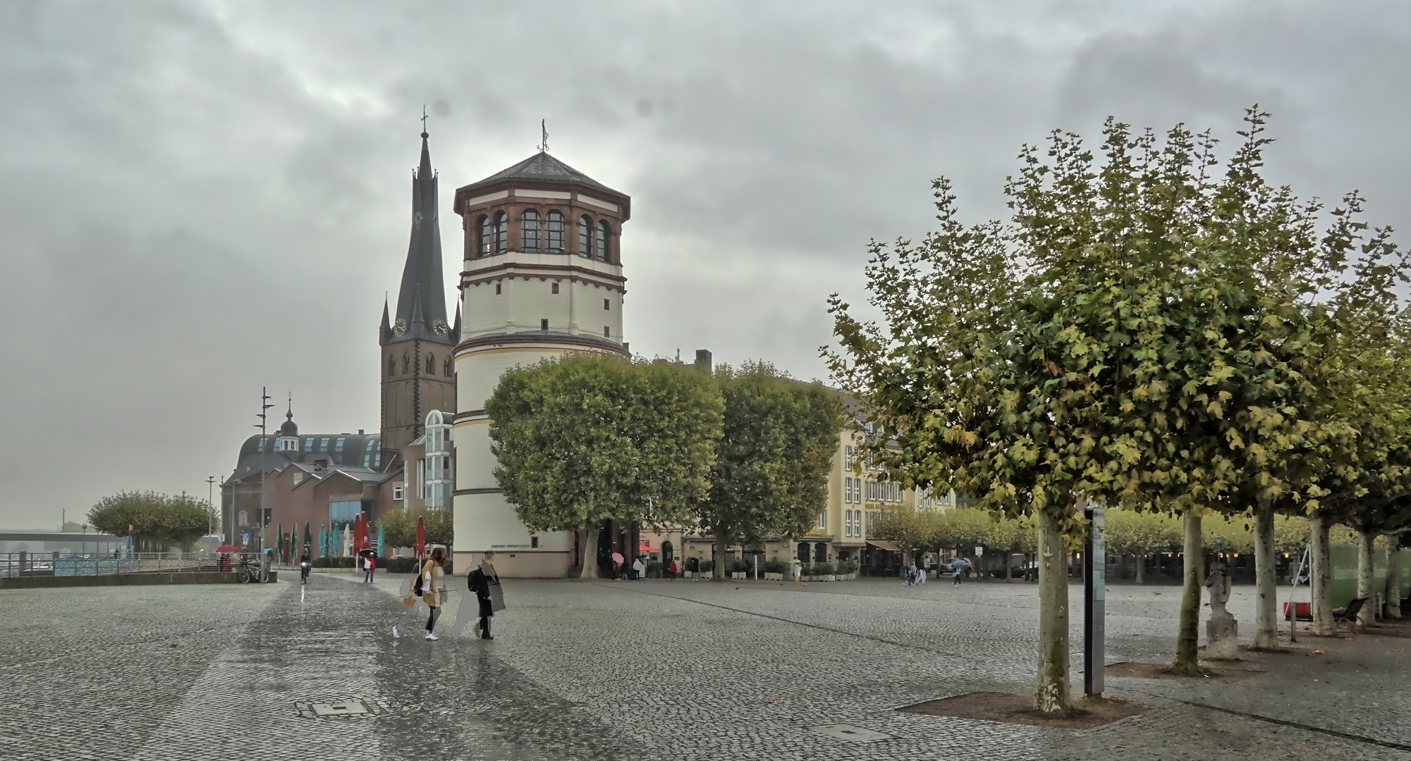 D'dorf 17. Oktober Burgplatz mit Schlossturm