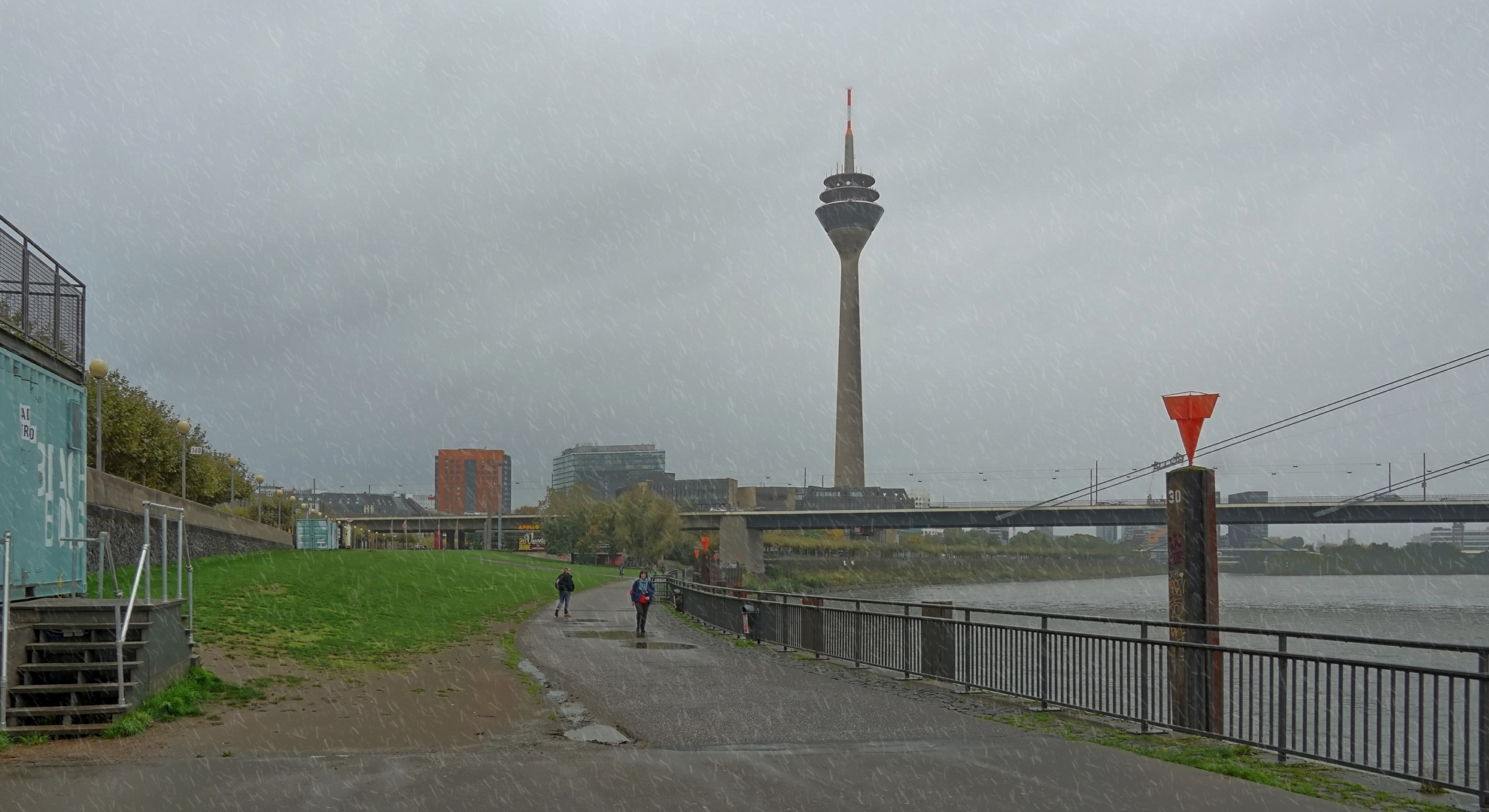 D'dorf 17. Oktober - Regen in Düsseldorf