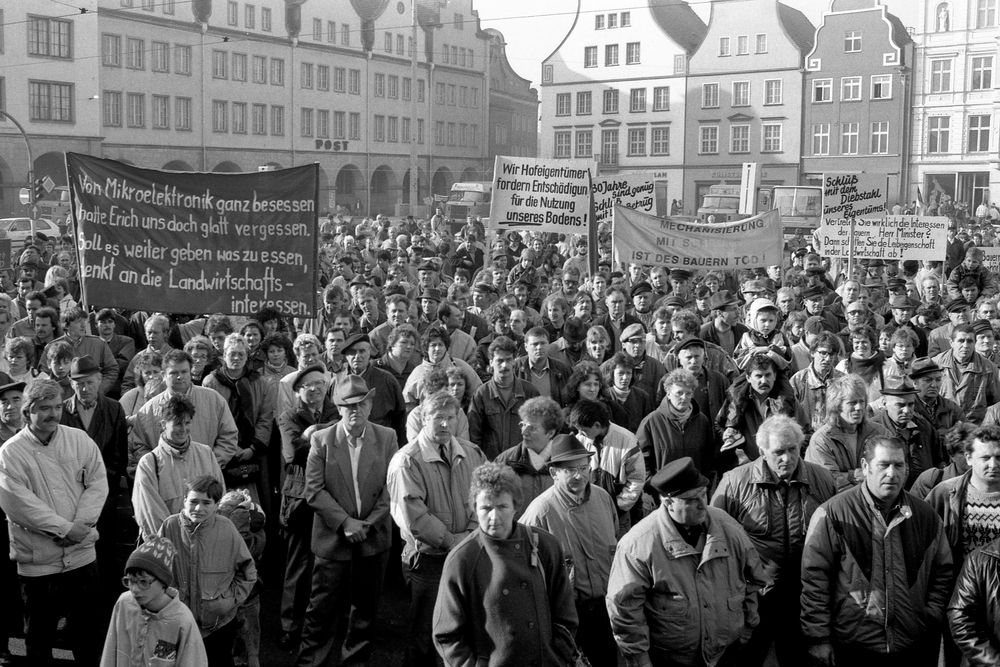 DDR-Bauern fordern die Privatisierung der Betriebe
