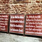 DDR-Propagandatafeln im Schloss Altenhausen, 14.08.2000