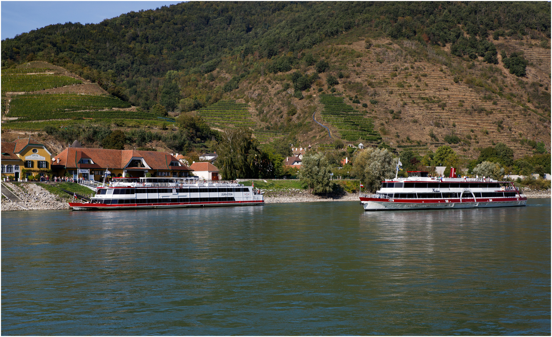 DDSG Blue Danube "DÜRNSTEIN" und "WACHAU"