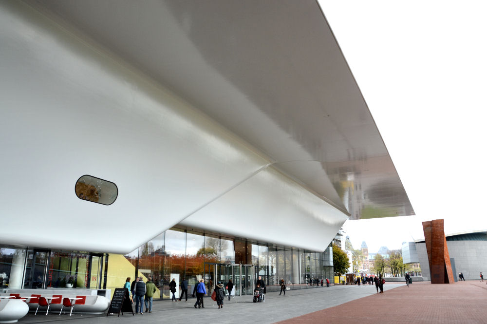 De badkuip van het nieuwe Stedelijk Museum...