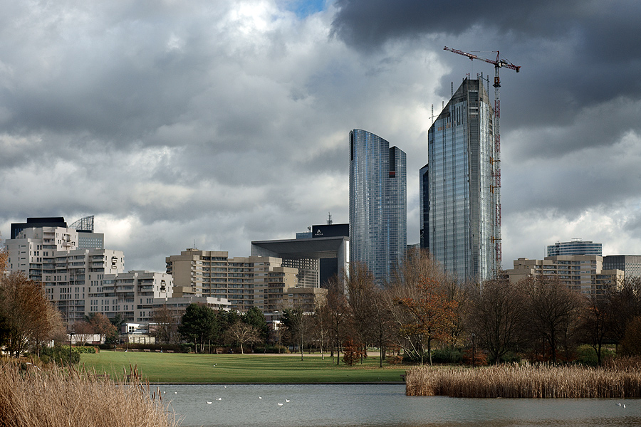 De derriere la defense