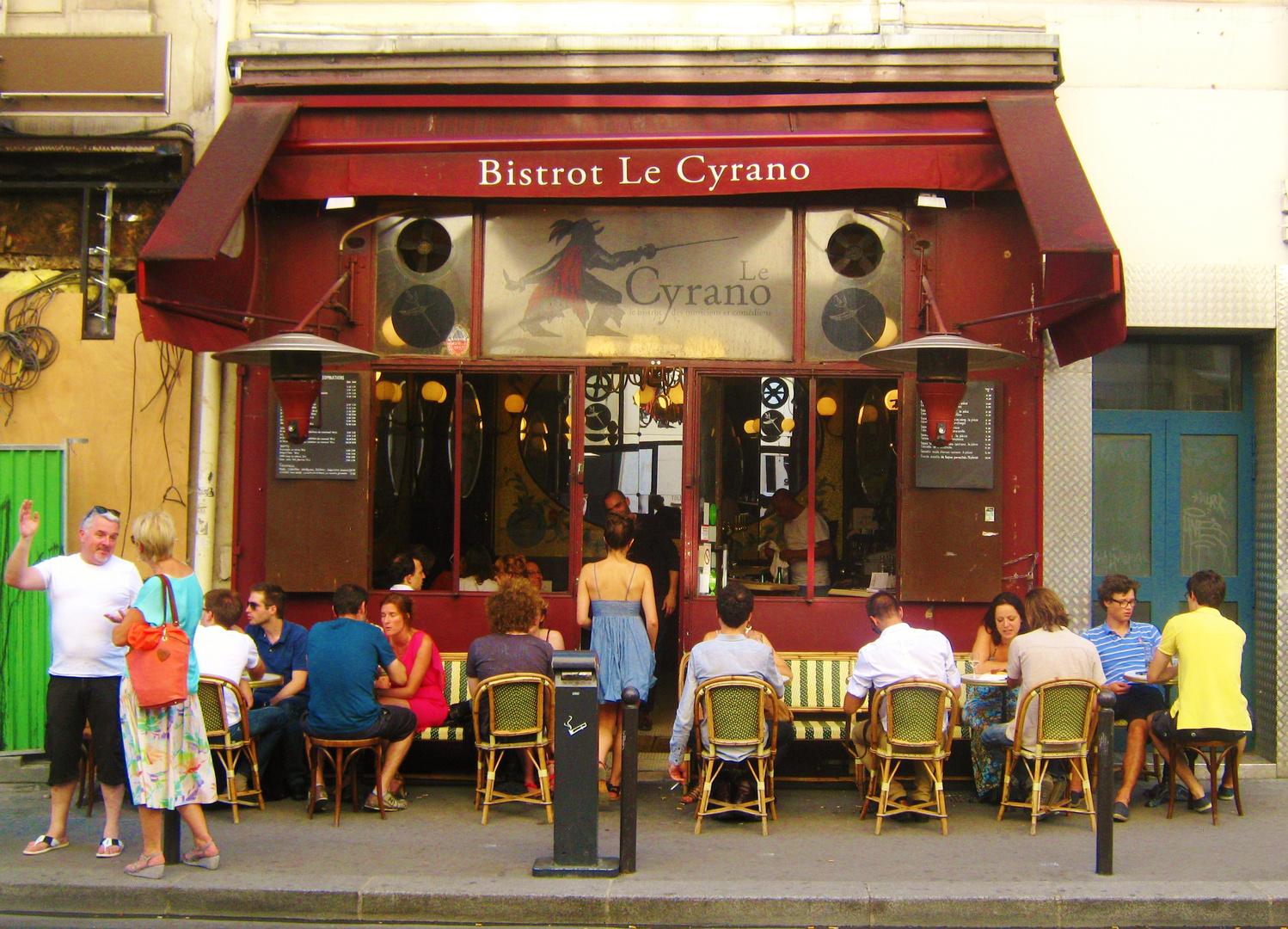 De dos au Cyrano .....m ' été compté !!!!!!!! rue Biot Paris XVII arr