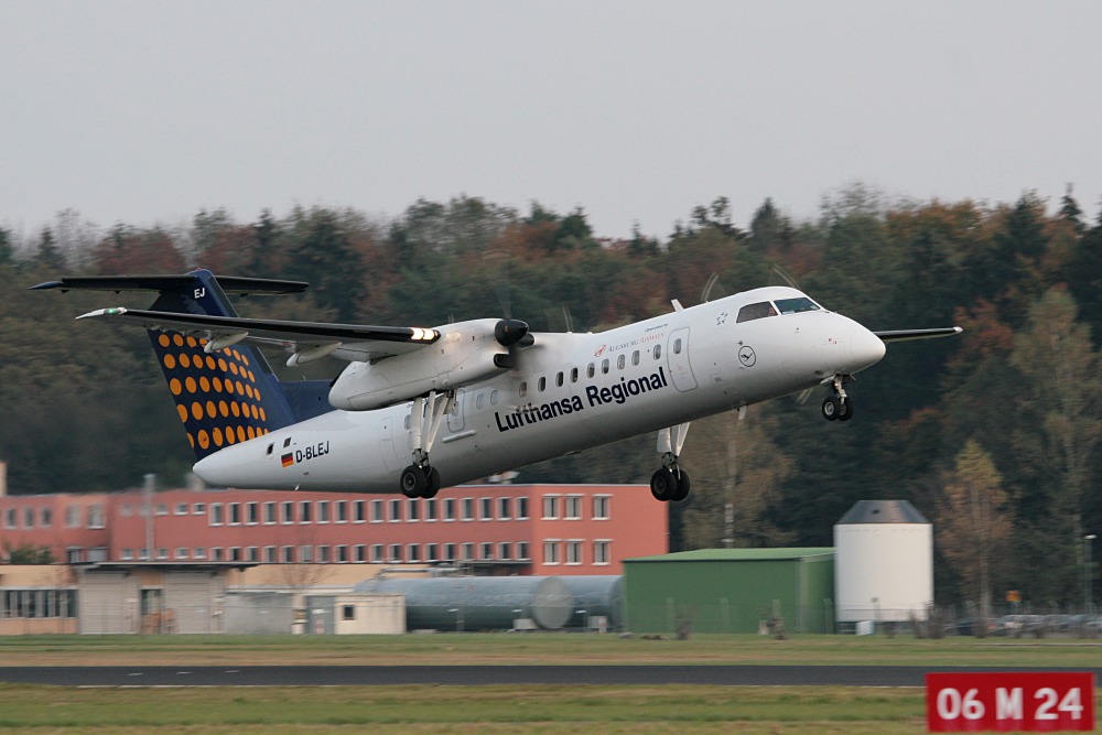 De Havilland Canada DHC-8-314Q Dash 8 D-BLEJ Abflug aus FDH/EDNY