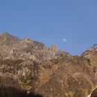 de la montagne a la lune ,une cordée?