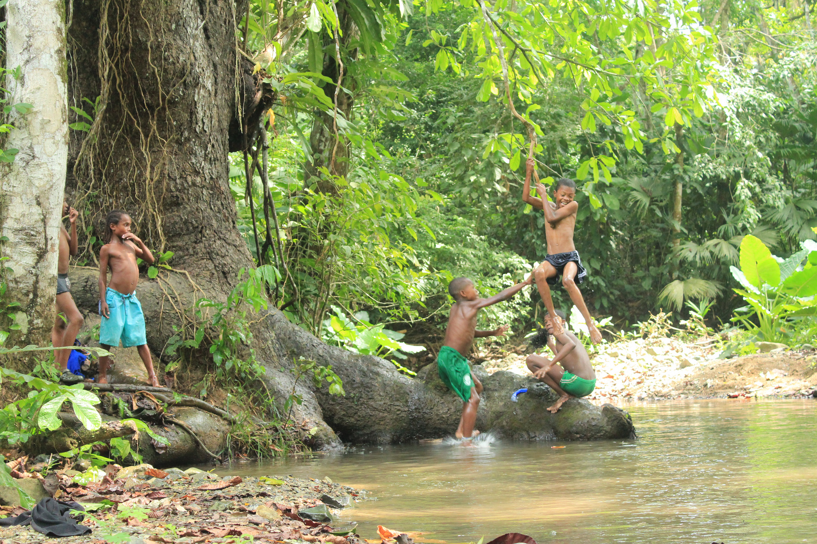 De la serie Saltos  en el río 3