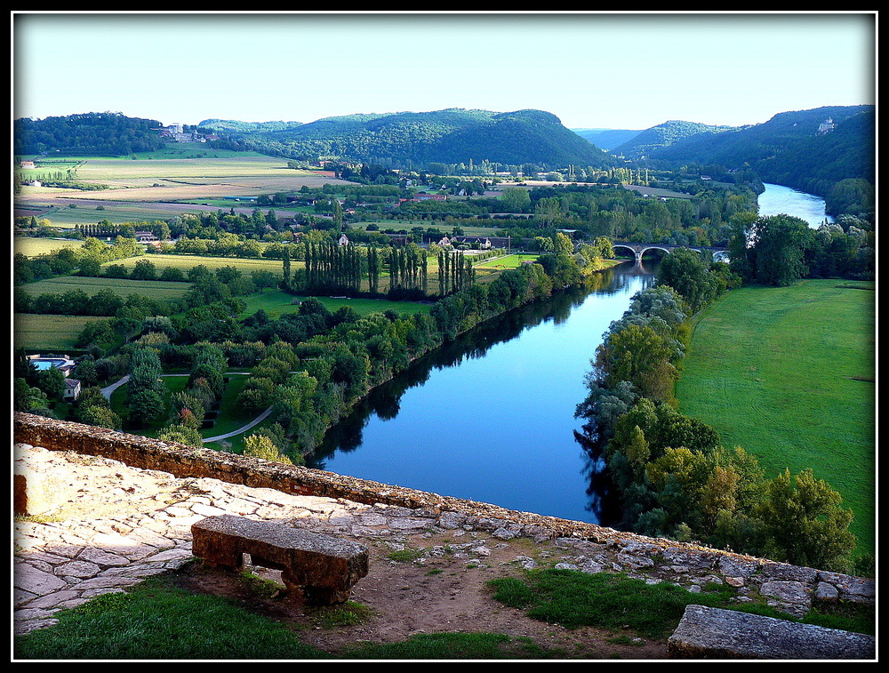 DE LA TERRASSE DU CHATEAU DE BEYNAC