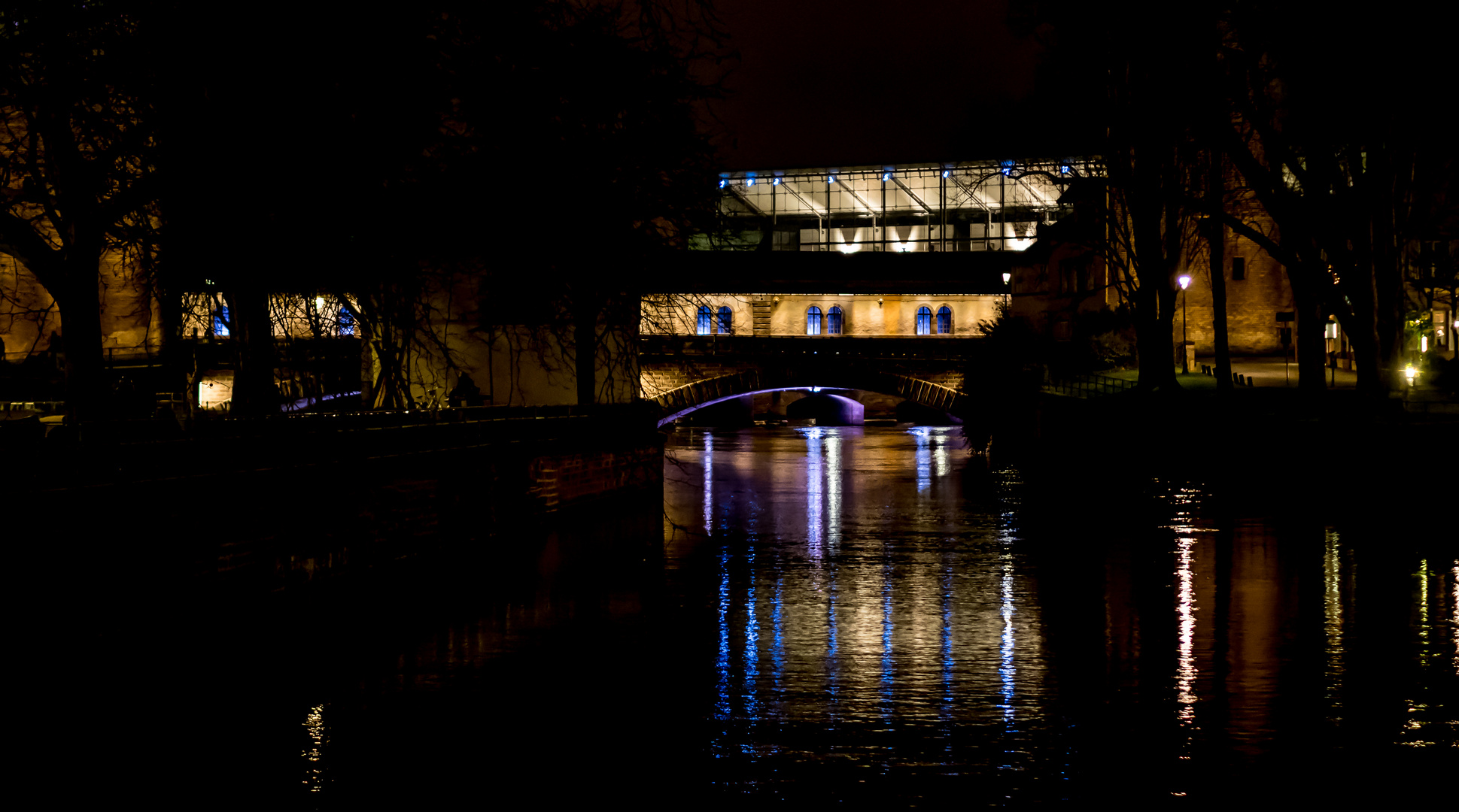 de l'eau, de la lumière, des reflets .... 