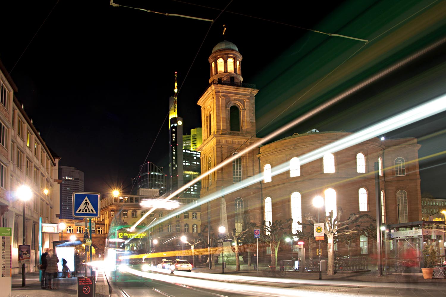 de noche en Frankfurt