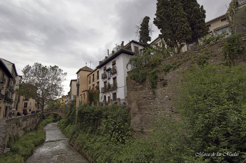 ...de paseo por el Rio Darro...