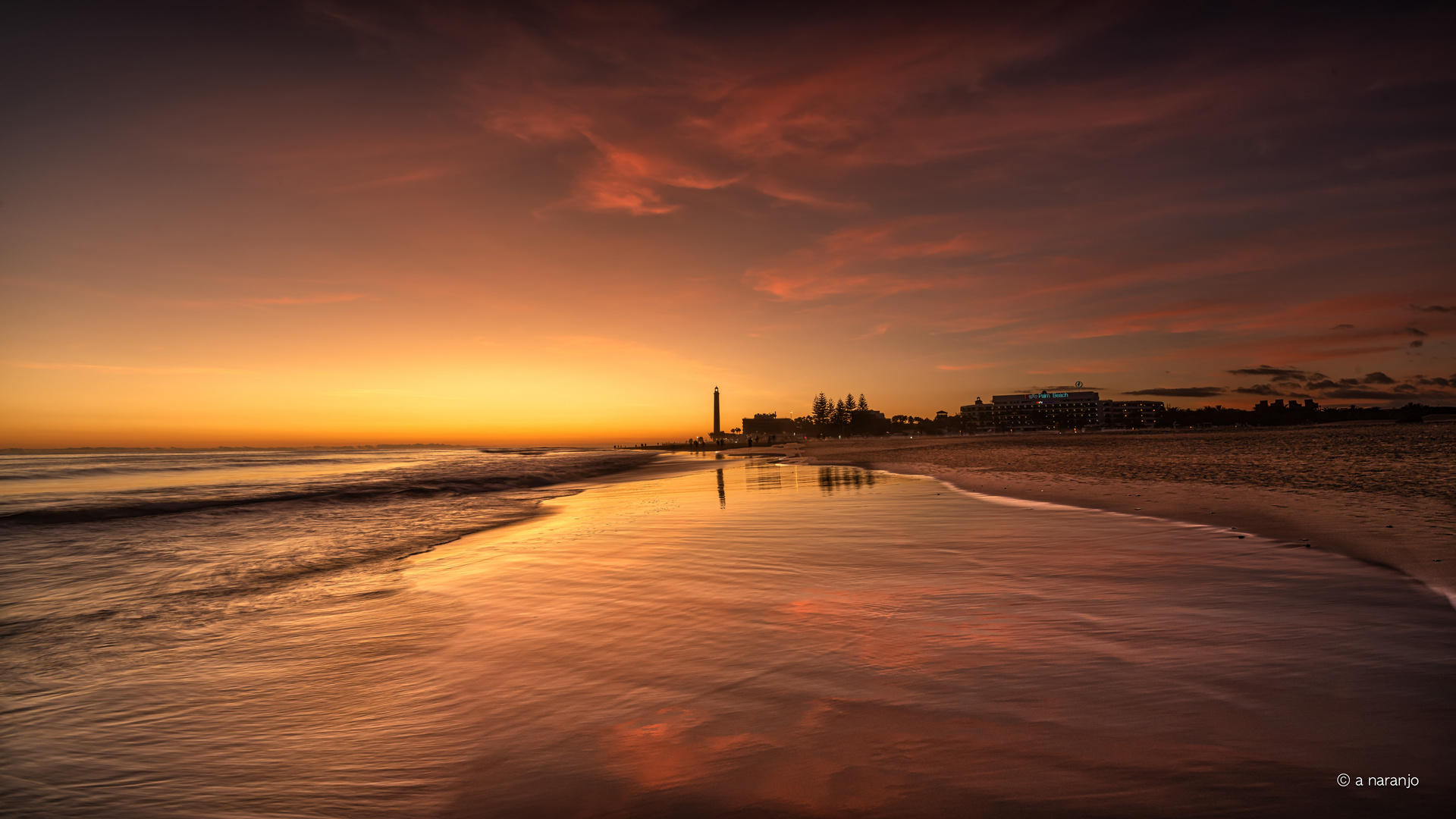 DE UNA NOCHE EN EL FARO MASPALOMAS