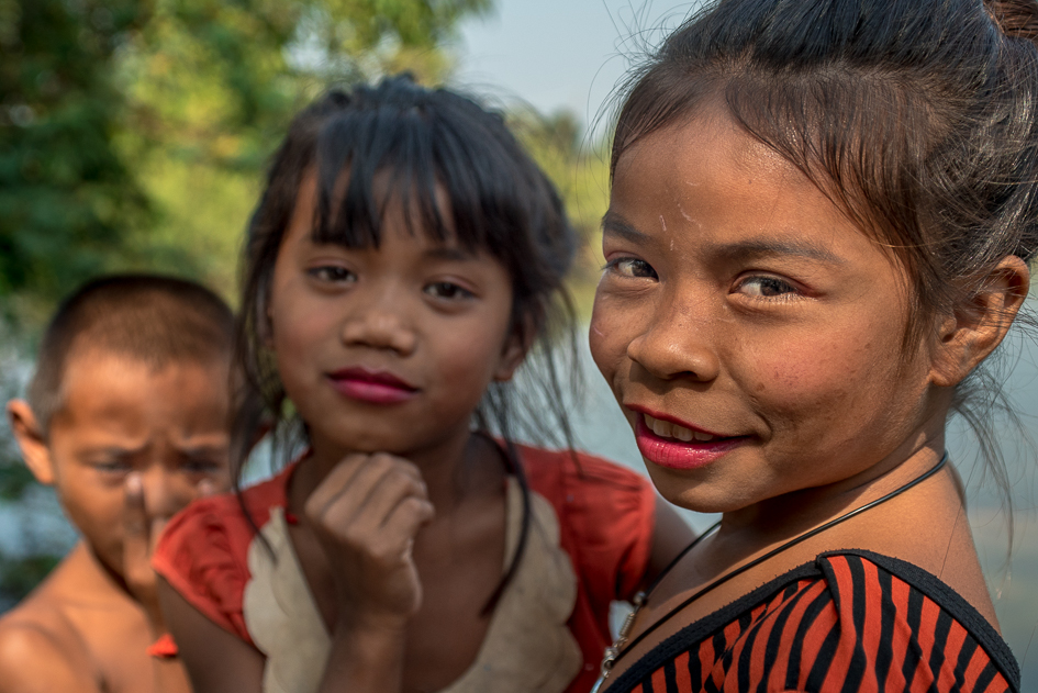 Lao smile von Tom Bögli 