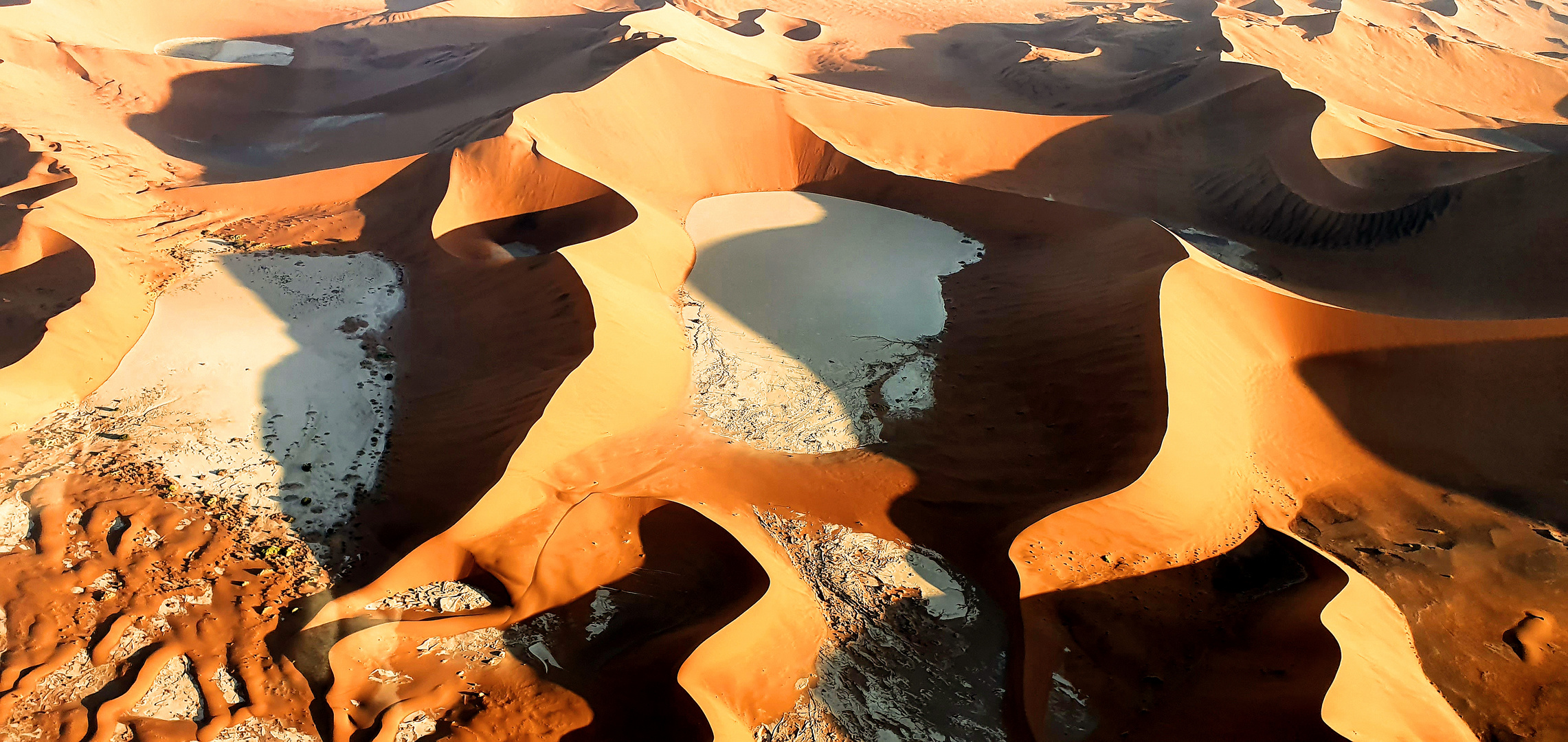 Deadvlei vom Heli im sunset