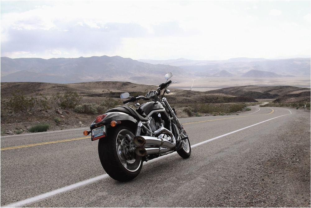 .... Death Valley auf der Harley Davidson V-Rod II ....