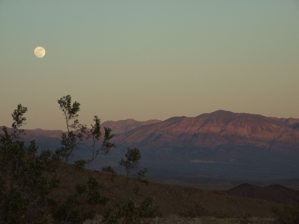 Death Valley, Full Moon