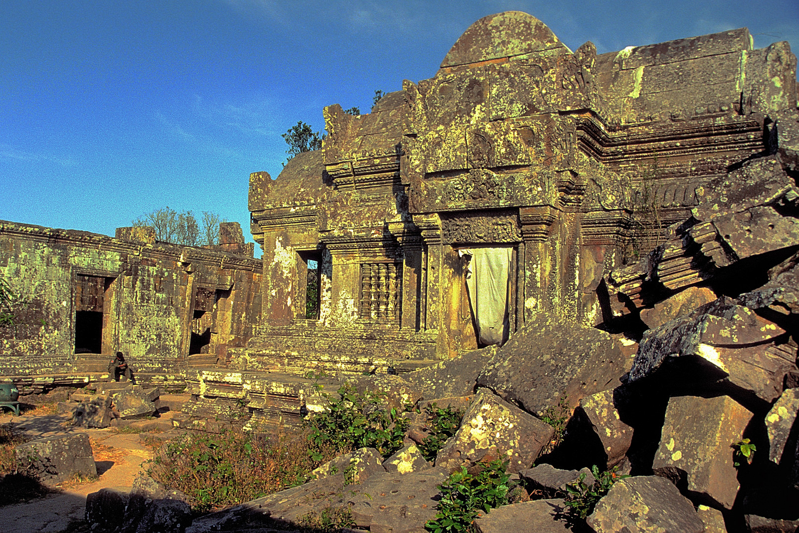 Debris inside the yard of Phra Vihaan