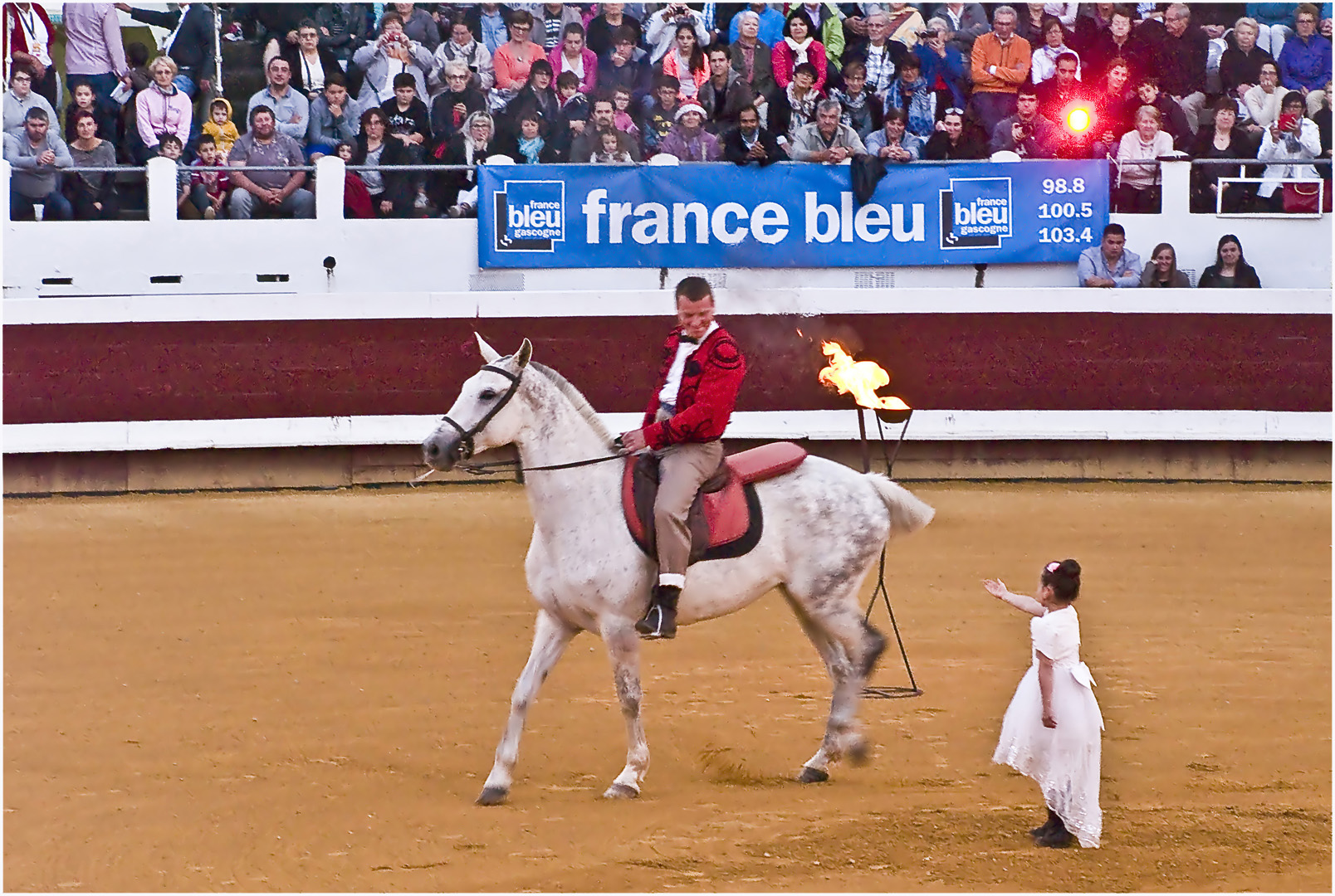 Début du spectacle d’arts équestres  --  Arènes de Dax