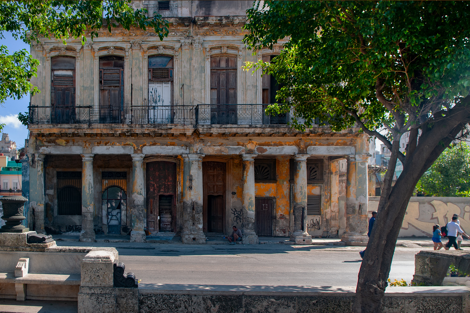 Decadent building in the streets of old Havana