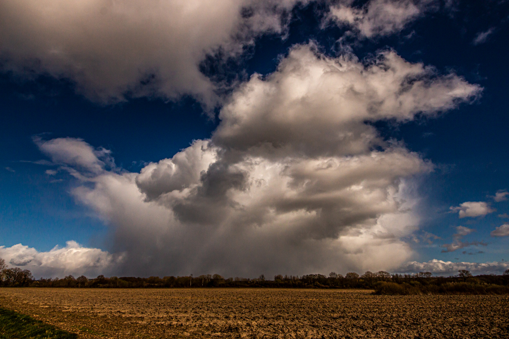 Decaying Stormcloud