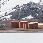 Deception Island - Last Place - Lost Place - Blick vom Wasser