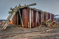 Deception Island - Last Place - Lost Place - Tanks