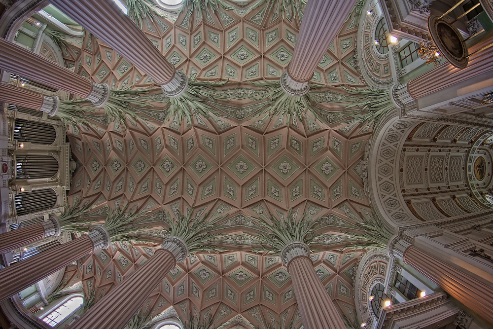 Decke der Nicolaikirche in Leipzig