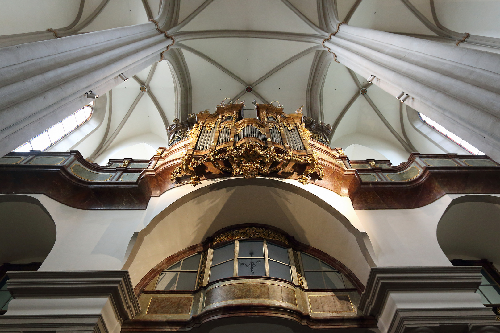 Deckenblick in der Stiftskirche Zwettl 2