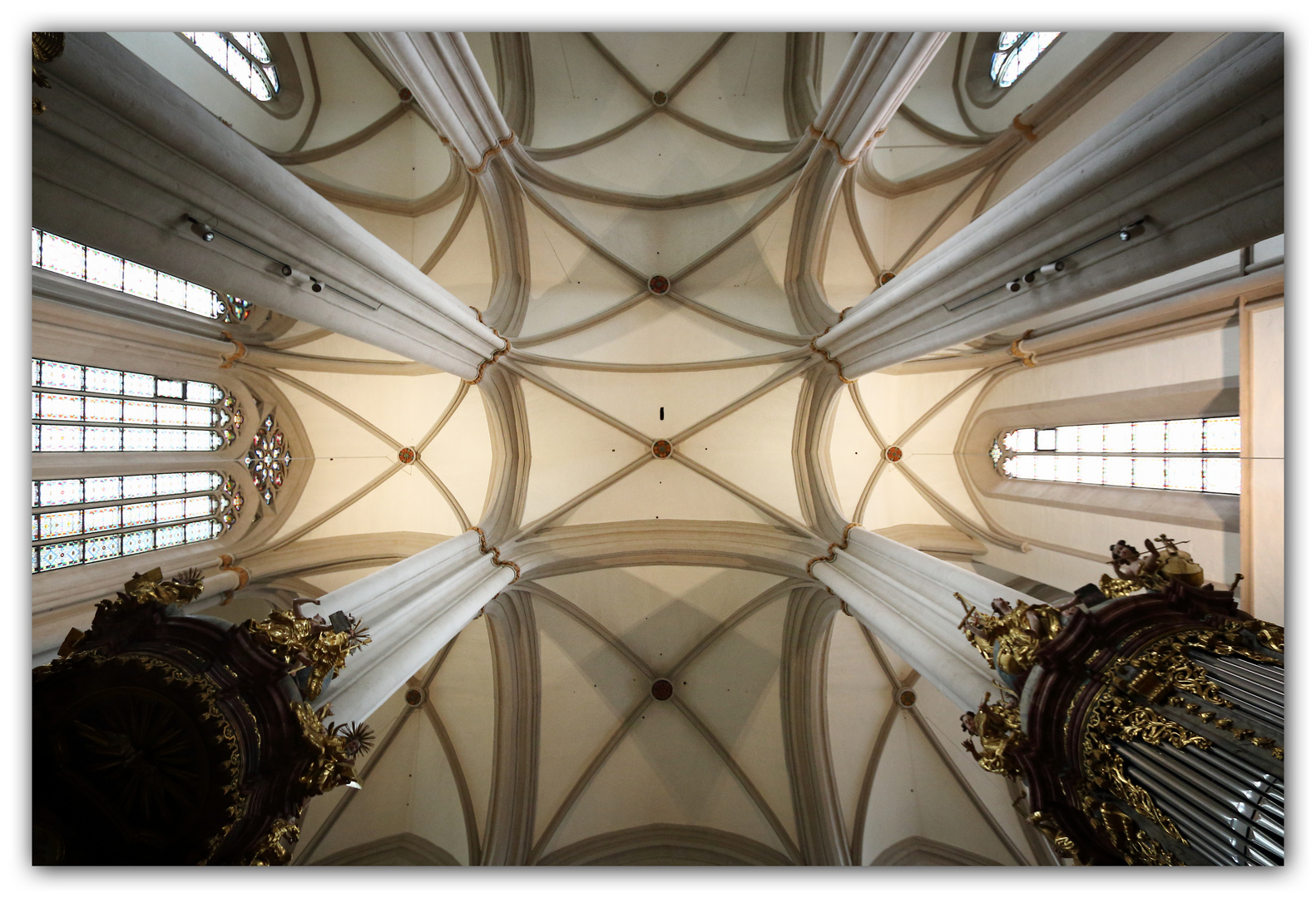 Deckenblick in der Stiftskirche Zwettl