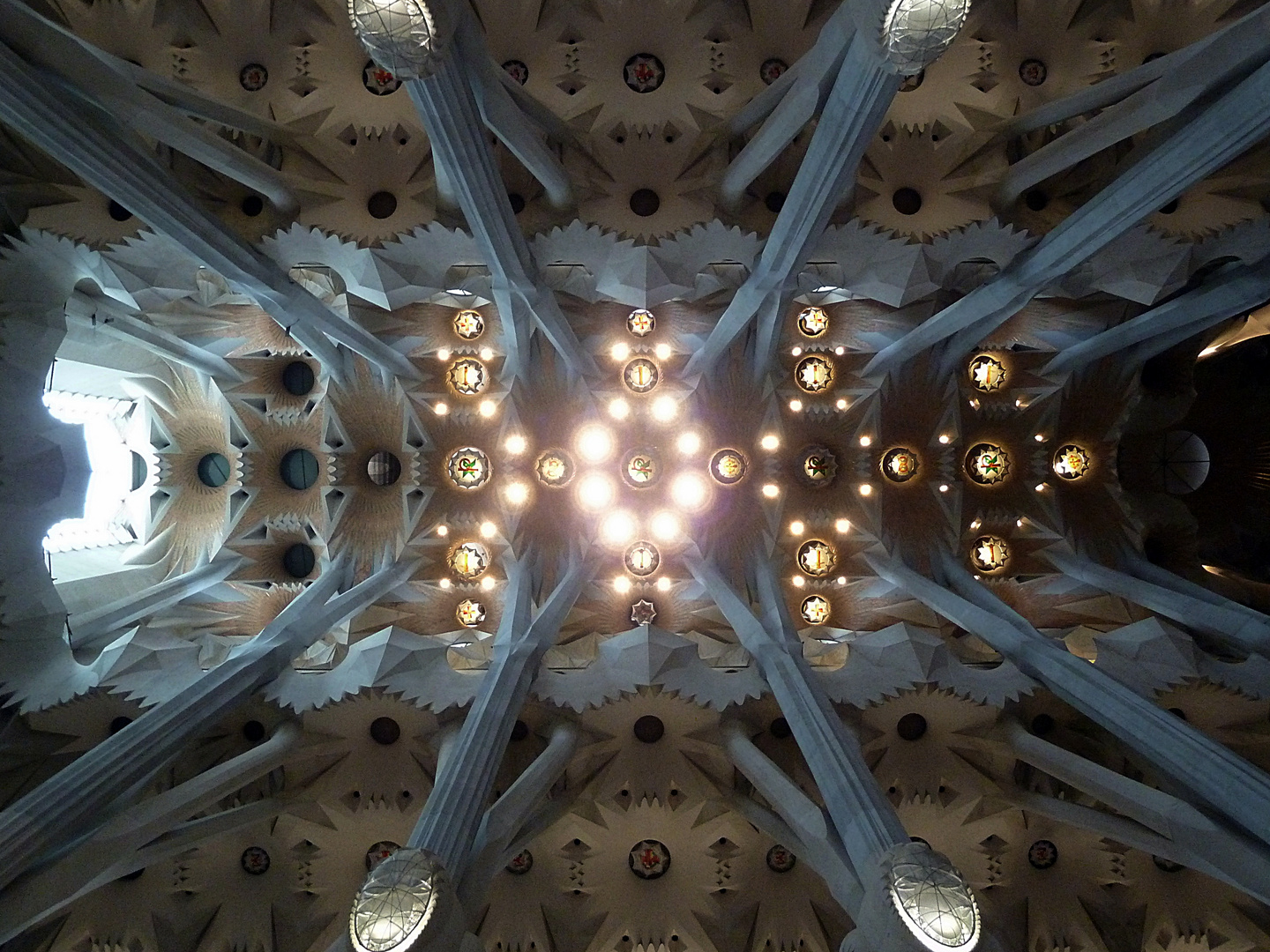 Deckengewölbe der Sagrada Familia