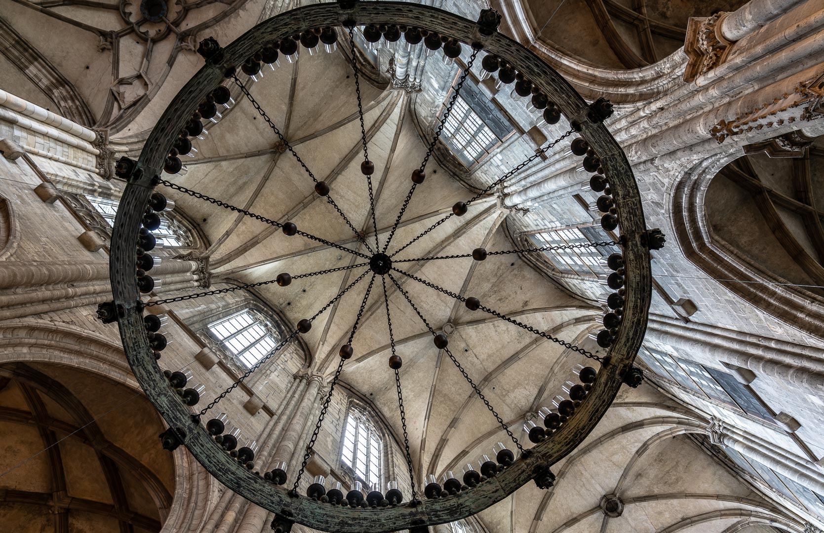 Deckenleuchter im Halberstädter Dom