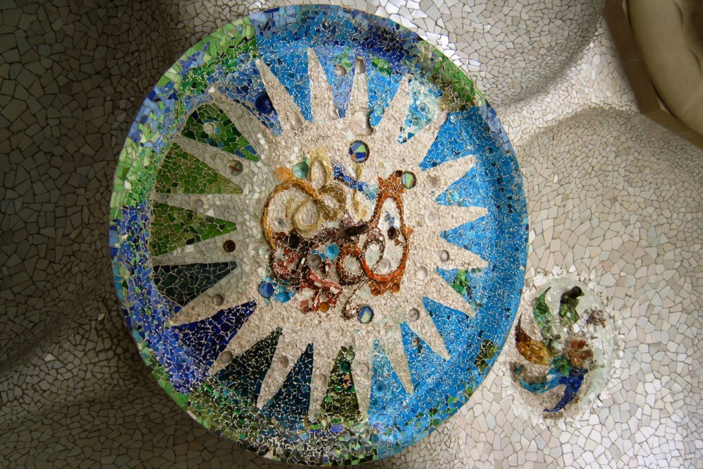 Deckenmosaik im Park Güell - Barcelona