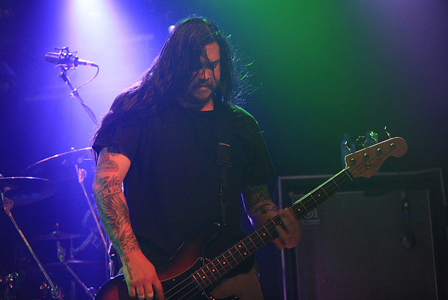 Deftones, Chi Cheng on the bass