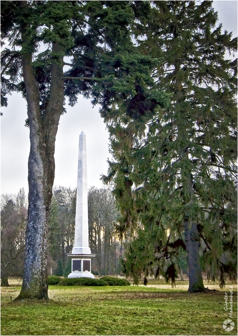 Degenershausen, Obelisk