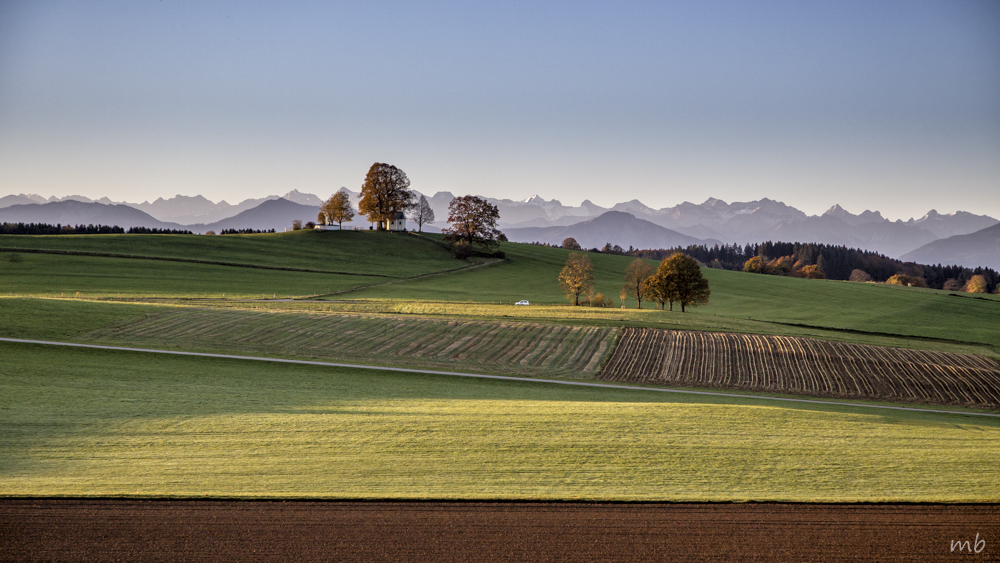 Degerndorf, Blick auf die Maria-Dank-Kapelle