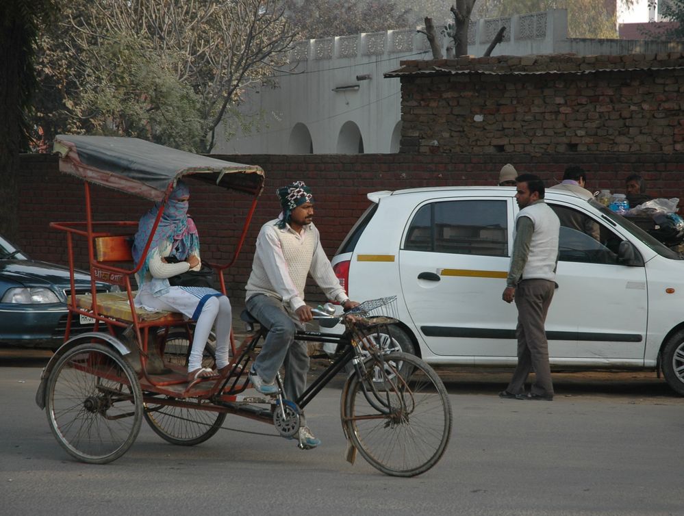 Dehli; young lady on the way