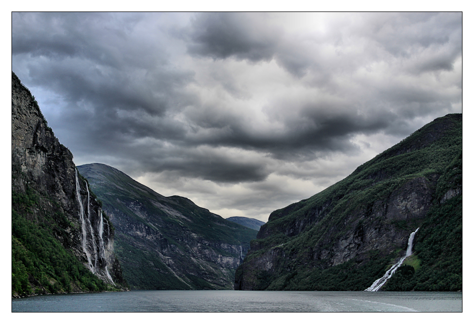 Dei sju systrene og Geitfossen