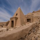 Deir el Medina kleine Pyramide 