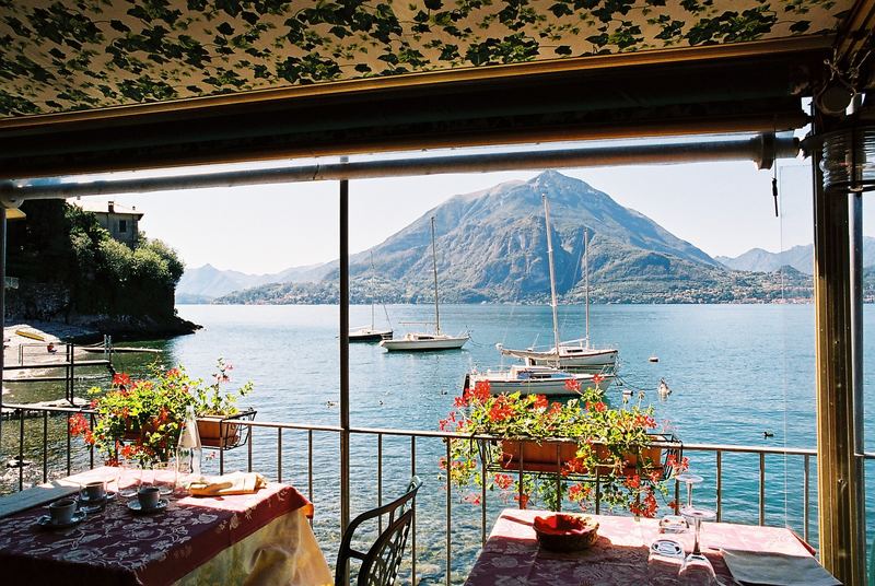 Déjeuner avec vue sur le lago di Como