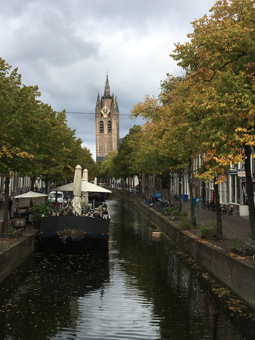 DELFT Blick auf die Oude Kerk