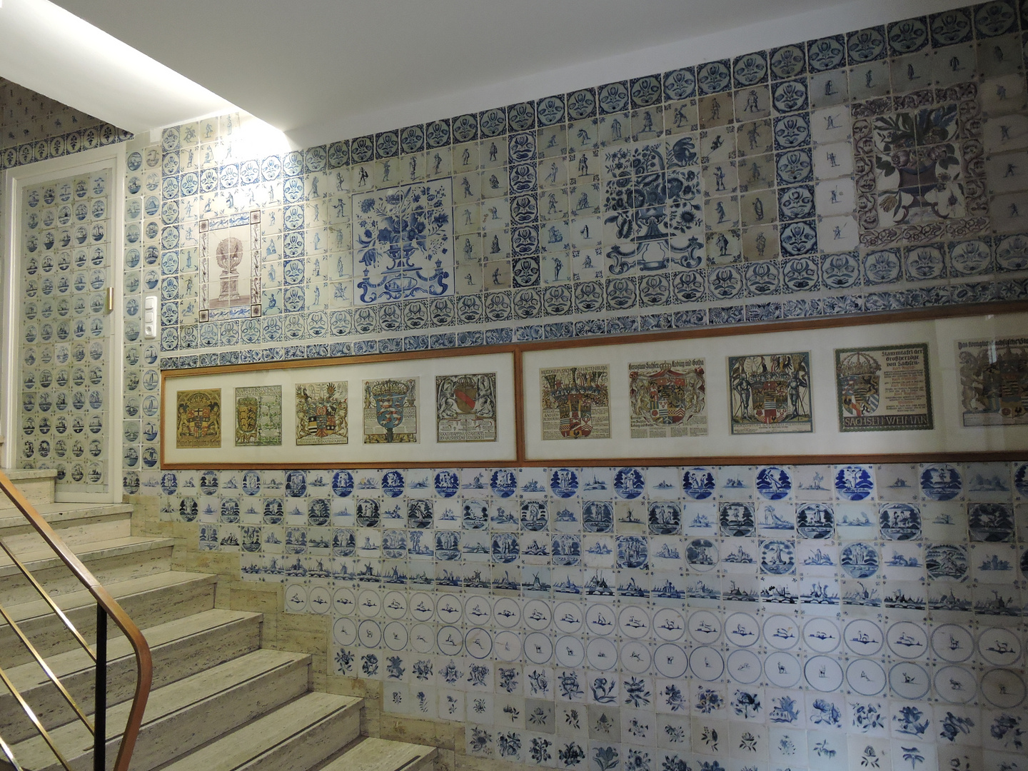 Delfter Kacheln im Crüwell-Haus Foto & Bild | architektur, gebäude