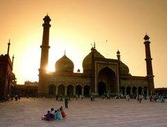 Delhi, Moschee im Abendlicht...