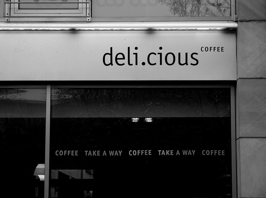 deli.cious vs. del.icio.us