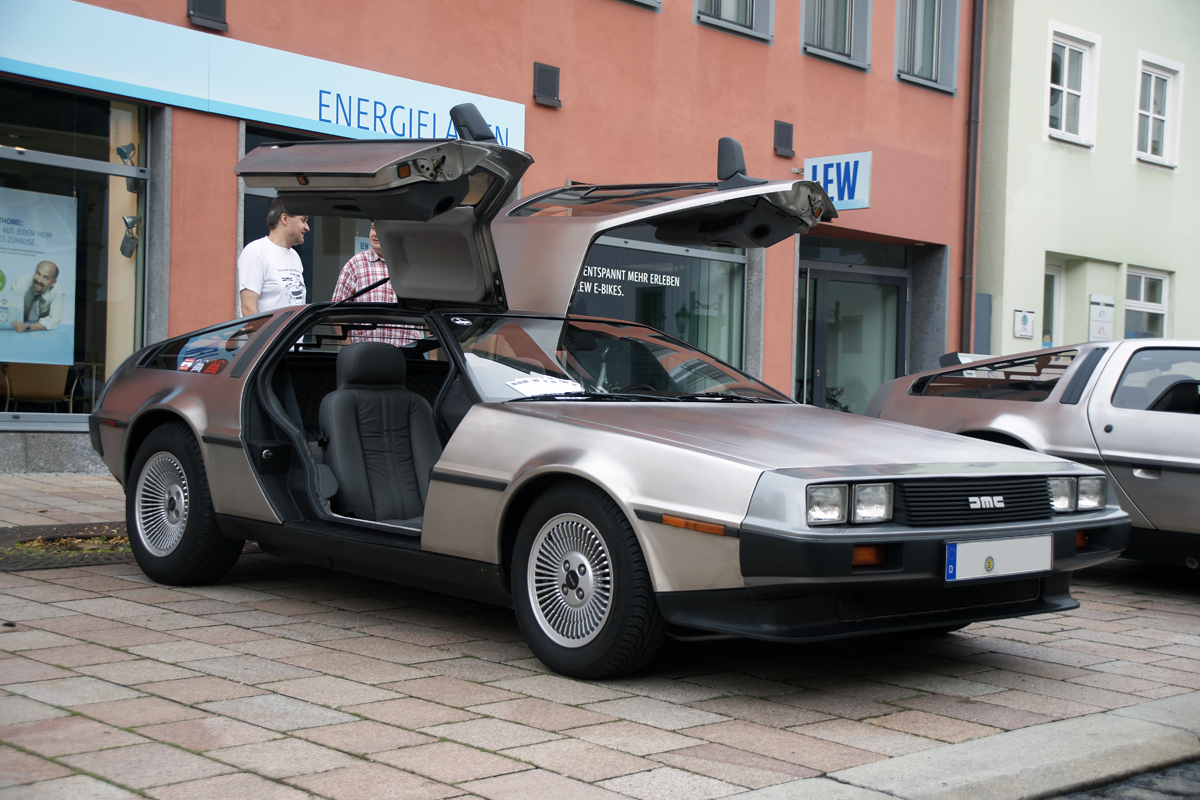 Delorean DMC 12