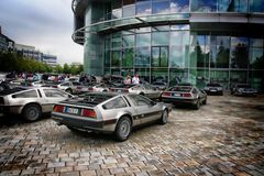 Delorean`s vor dem audimuseum