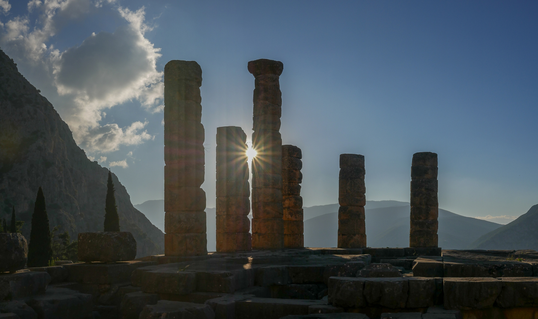 Delphi mit Morgensonne