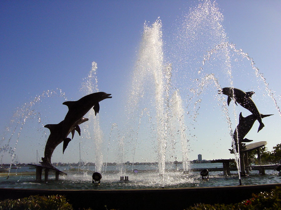 Delphin-Brunnen