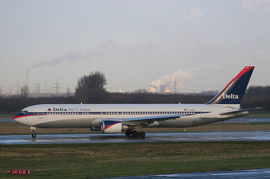 Delta B767